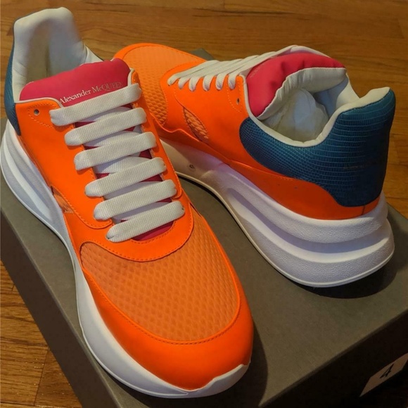 vans era glow frights